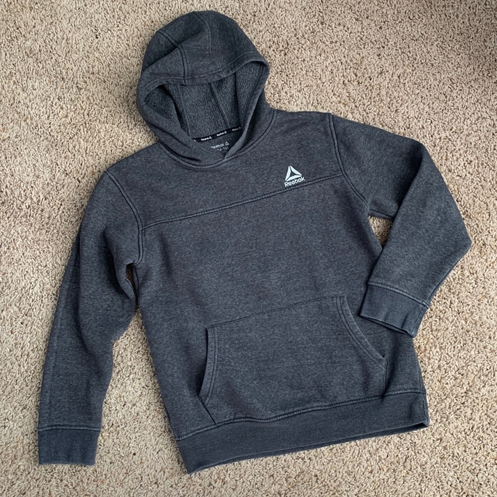 ❄️BOYS REEBOK HOODIE❄️
